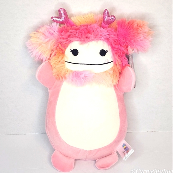 ❤️ CAPARINNE 🐾 Pink Bigfoot w/Hearts HugMee Valentines 2024 Original Squish NWT - Picture 1 of 8